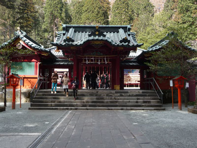 箱根神社山門.jpg